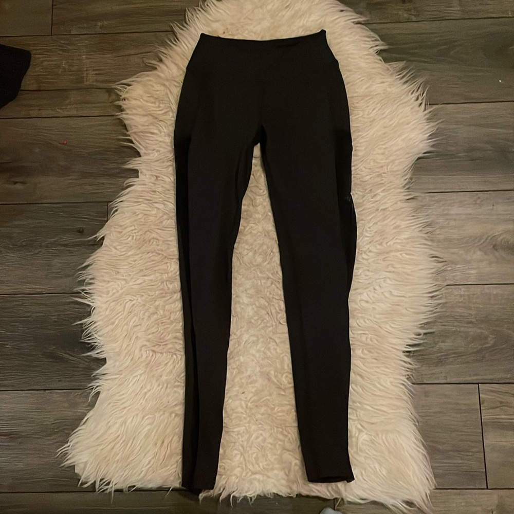 Beyond Yoga mesh panel, size small leggings, great condition